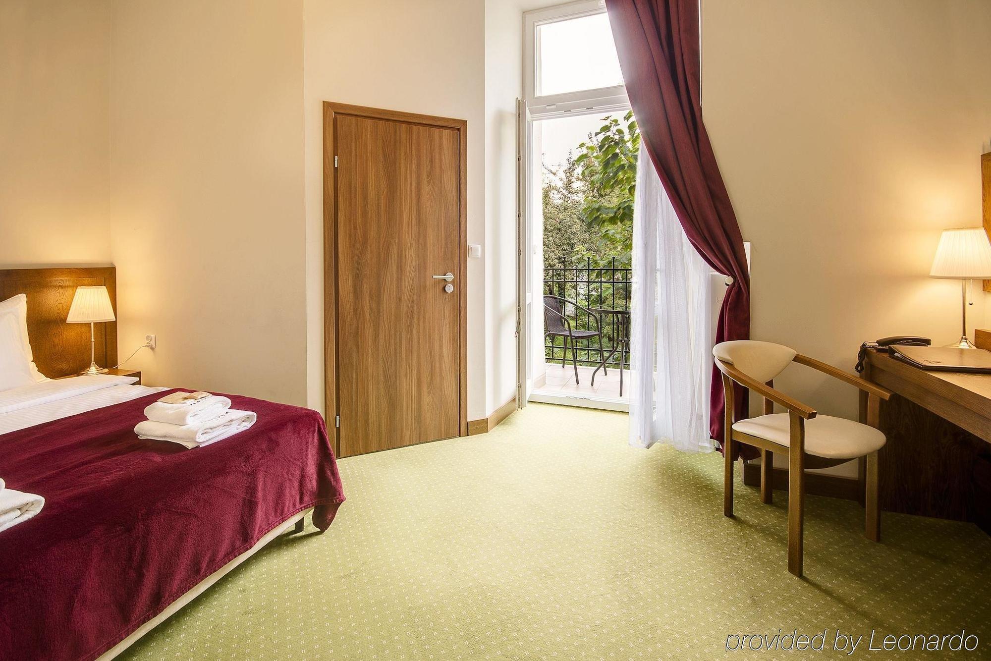 Hotel Yarden By Artery Hotels Krakow Bagian luar foto